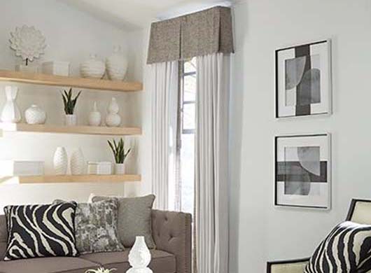 Carole Fabrics Valance in Llving Room